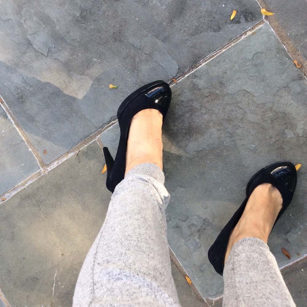 ⬇️$415 Chanel ‘Ledge’ Cap Toe Heels! - Picture 2 of 8